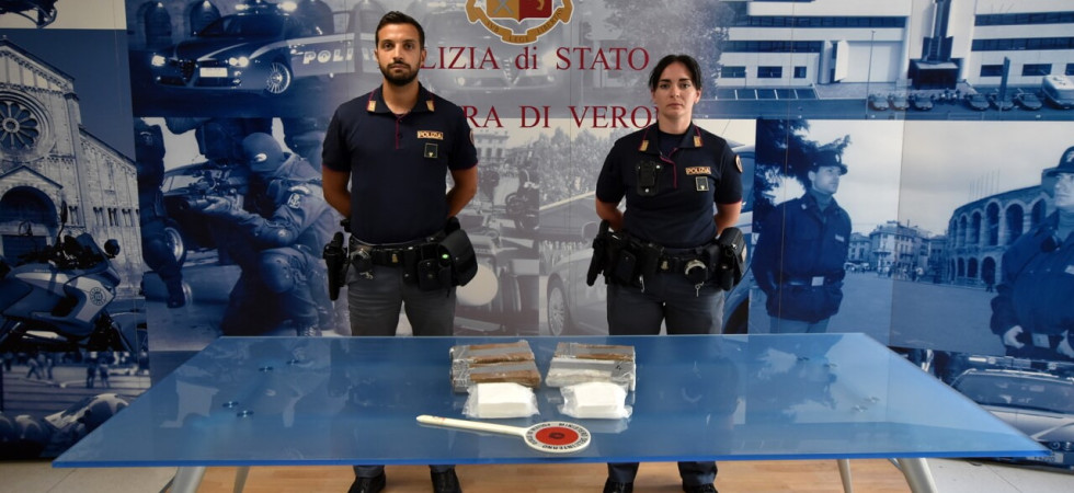Auto segnalata per il traffico di droga a Trento: all'interno gli agenti trovano oltre 5 chili di cocaina